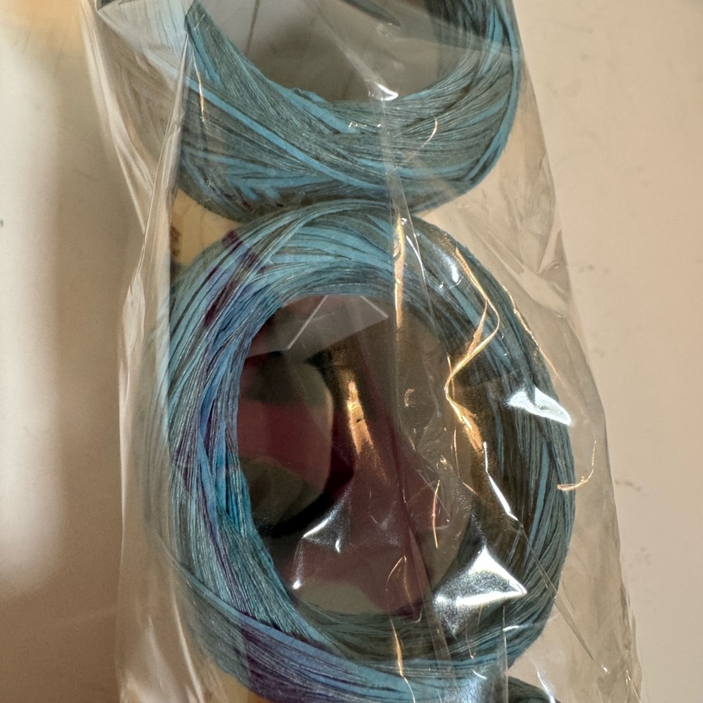 Noro Teal Yarn Collection

Linen blend - Picture 3 of 9